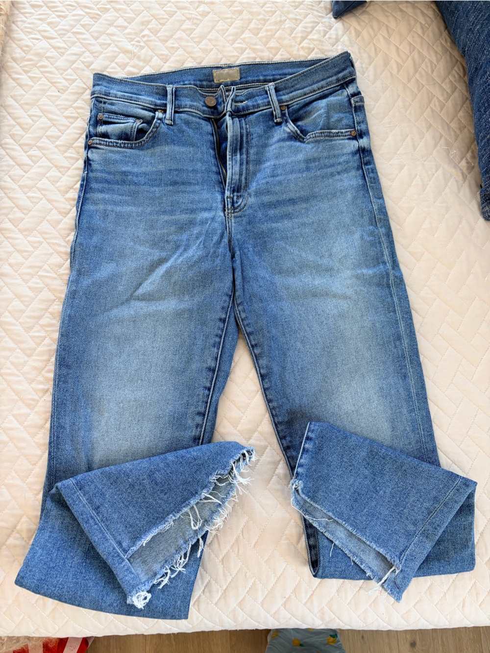 MOTHER Insider Cropped Frayed-Hem Jeans